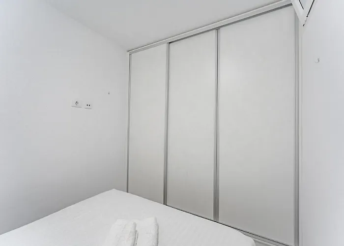 Apartament 303. Modern, Sunny Ifonche With Wifi